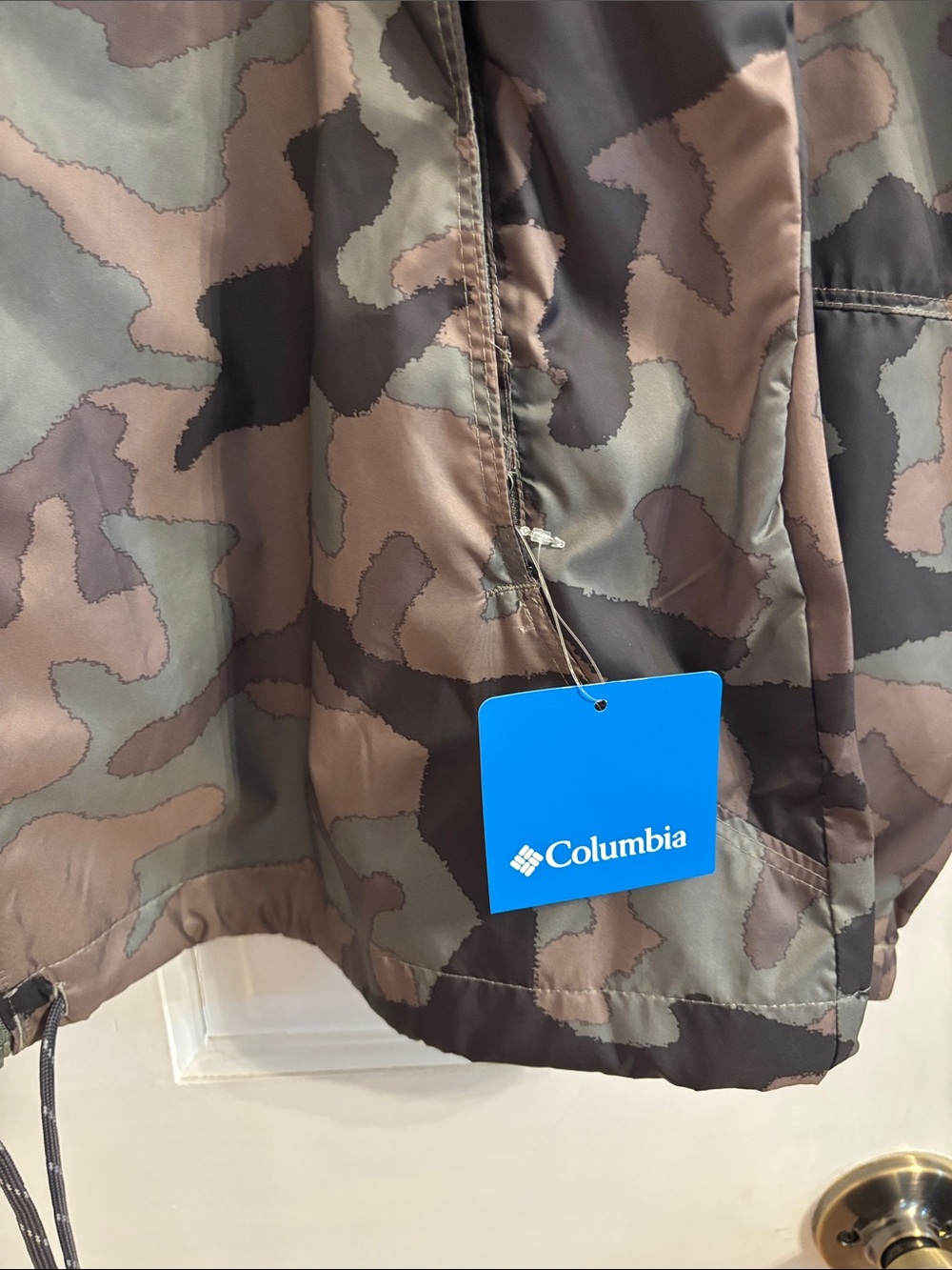 Columbia women’s Camo Hooded Rain Jacket - Green/Brown/Black - Picture 2 of 7